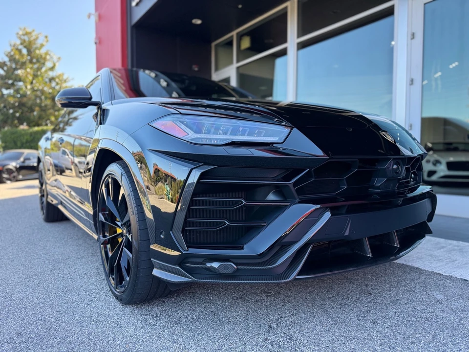 2020 Lamborghini Urus - Image 2 of 31