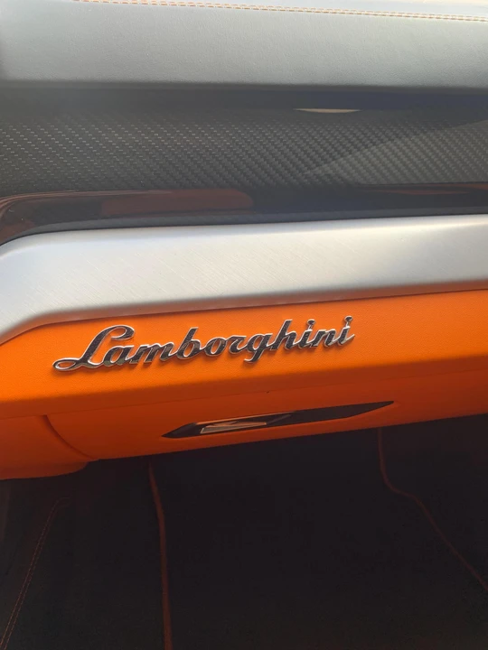 2020 Lamborghini Urus - Image 29 of 31