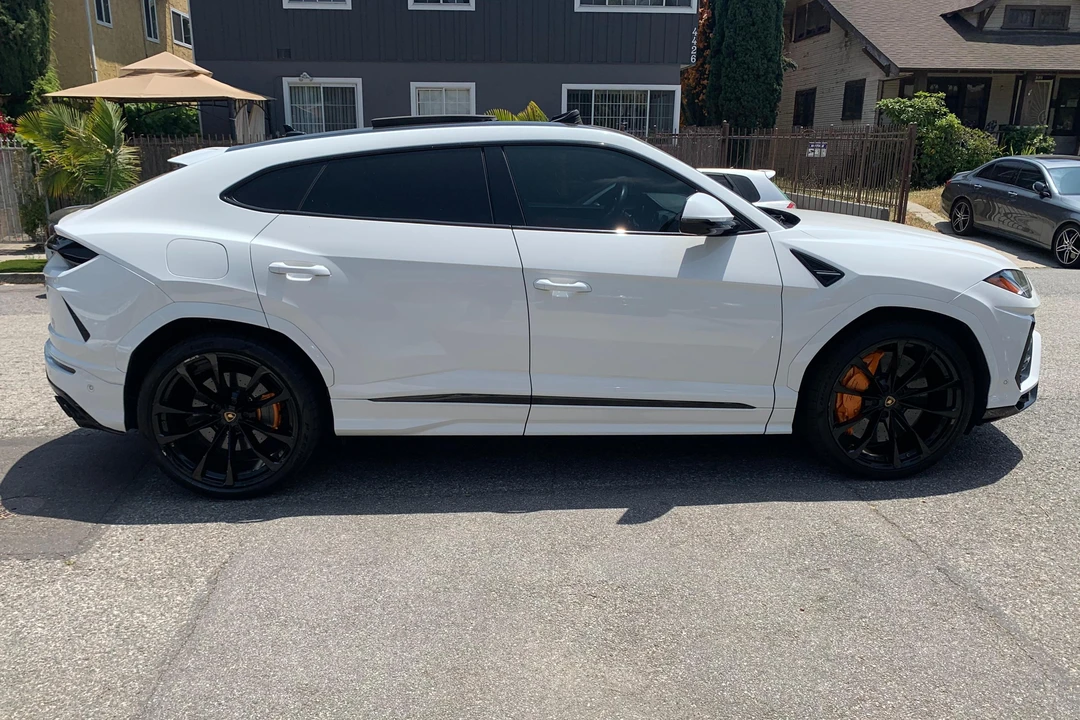 2020 Lamborghini Urus - Image 3 of 31
