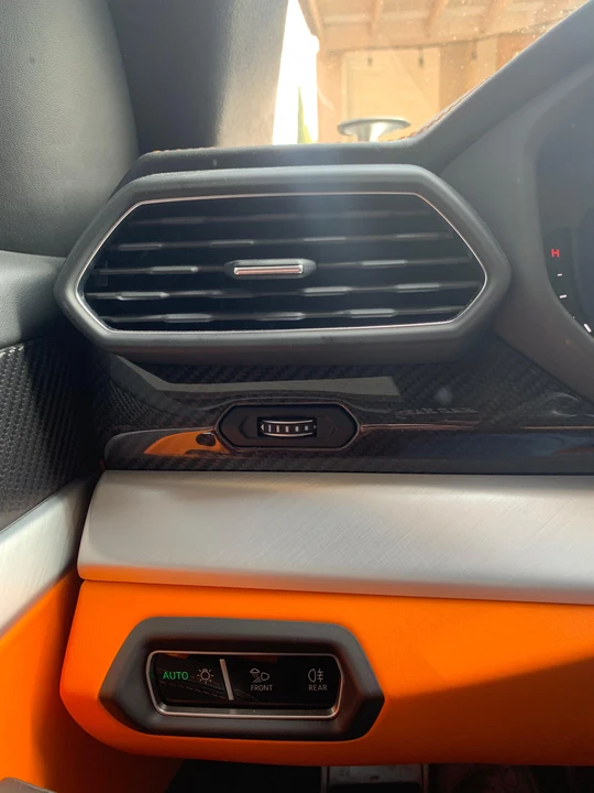 2020 Lamborghini Urus - Image 26 of 31