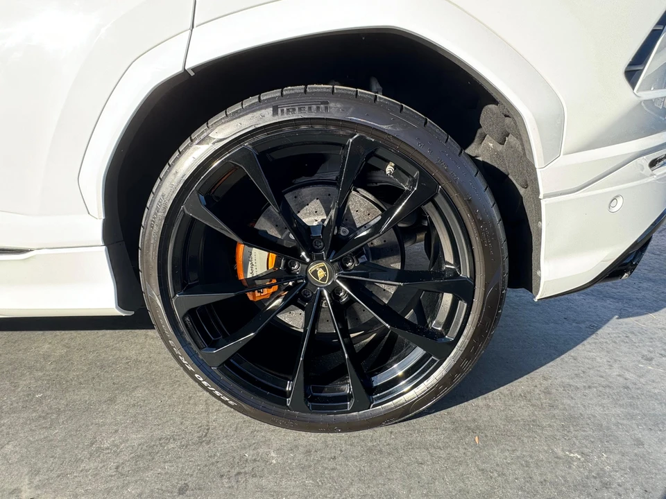 2020 Lamborghini Urus - Image 16 of 31