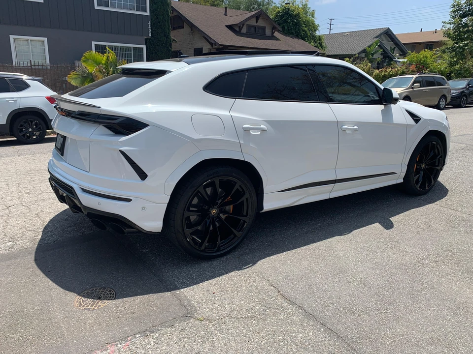 2020 Lamborghini Urus - Image 11 of 31