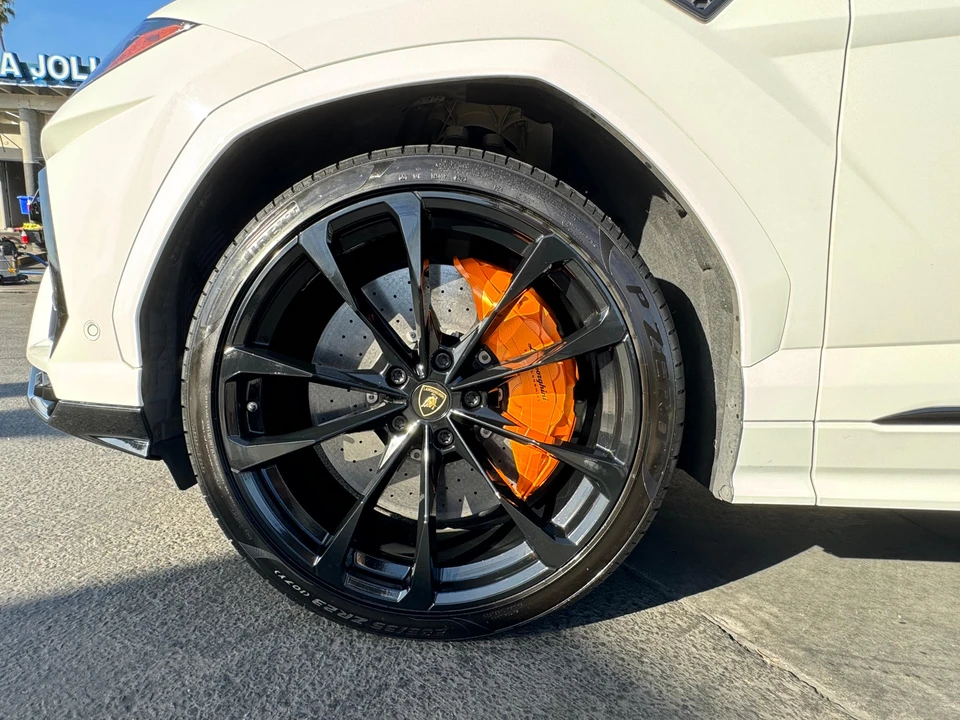 2020 Lamborghini Urus - Image 15 of 31