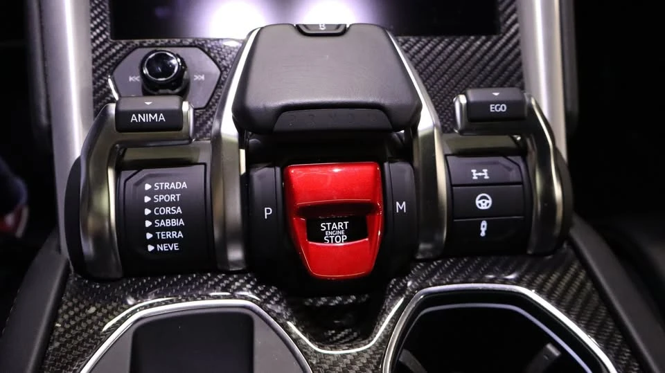 2020 Lamborghini Urus - Image 9 of 20