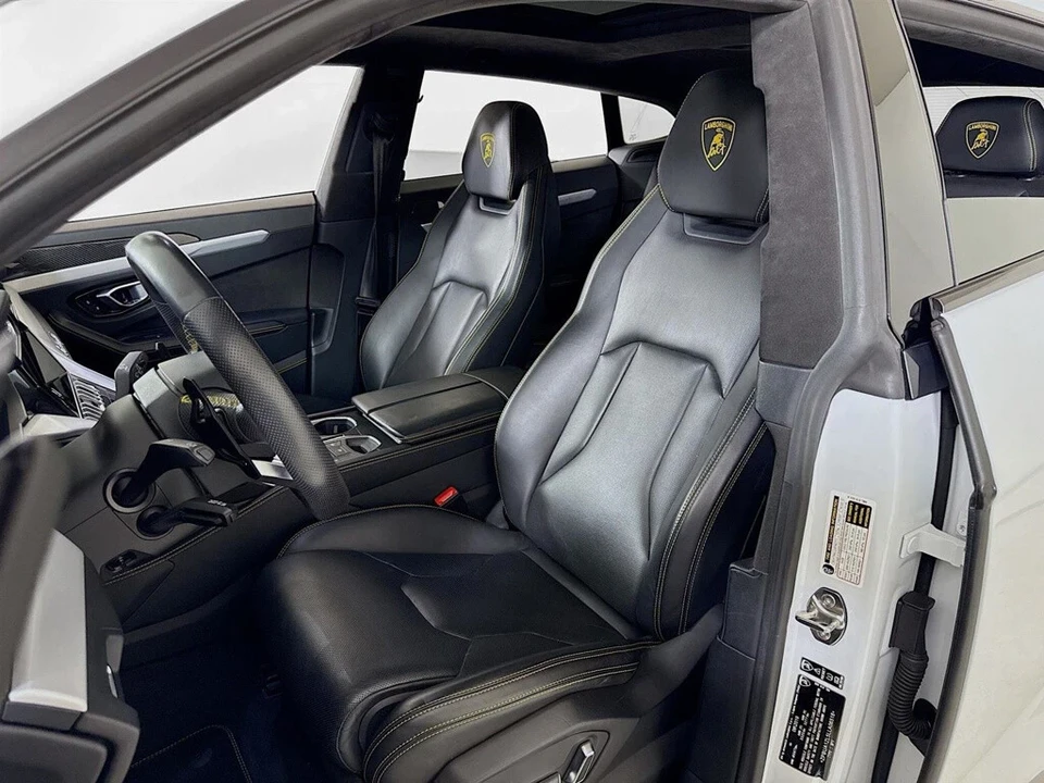 2020 Lamborghini Urus - Image 11 of 12