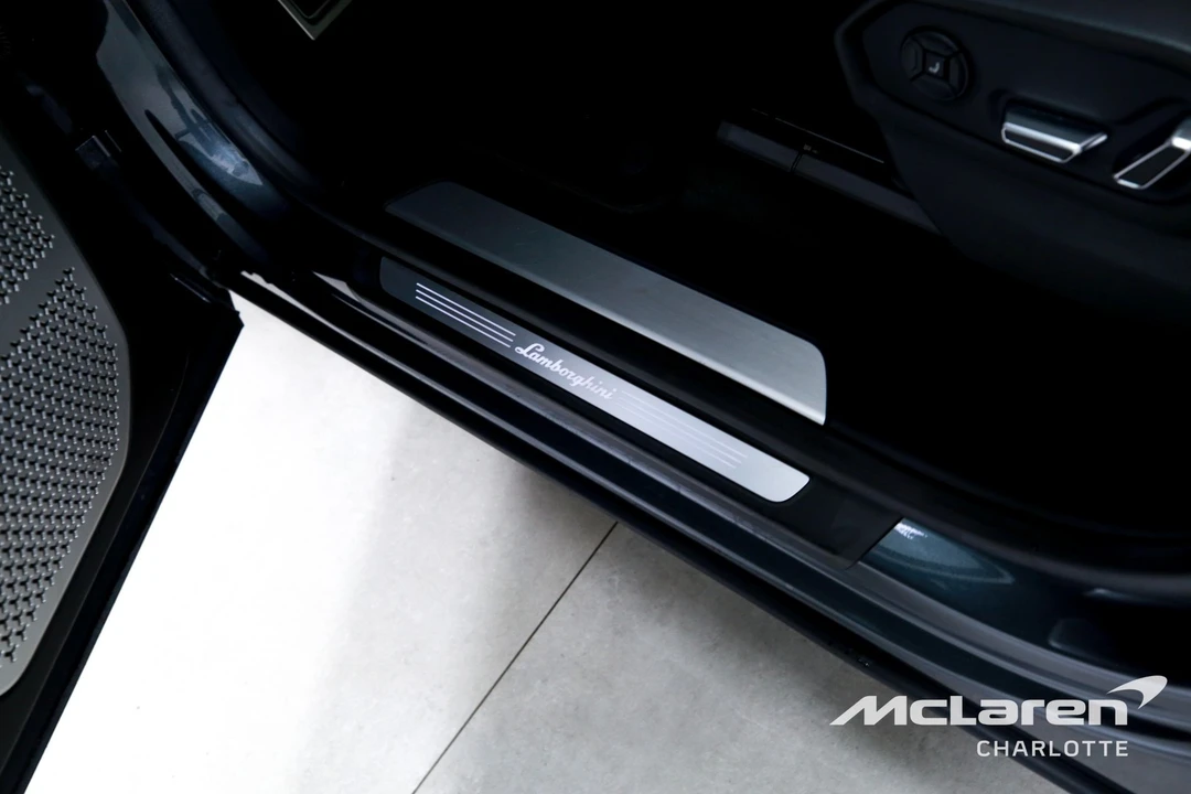 2020 Lamborghini Urus - Image 16 of 31