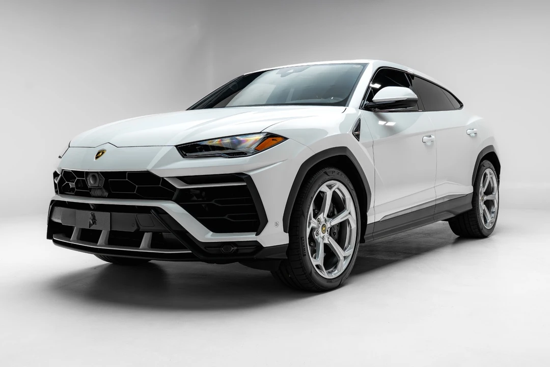 2020 Lamborghini Urus - Image 2 of 31