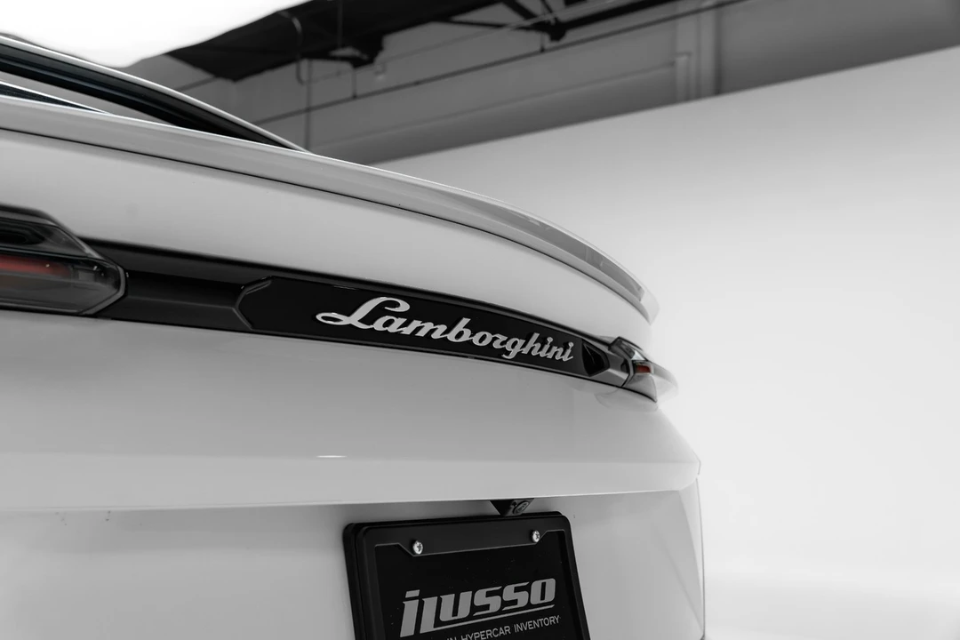 2020 Lamborghini Urus - Image 28 of 31