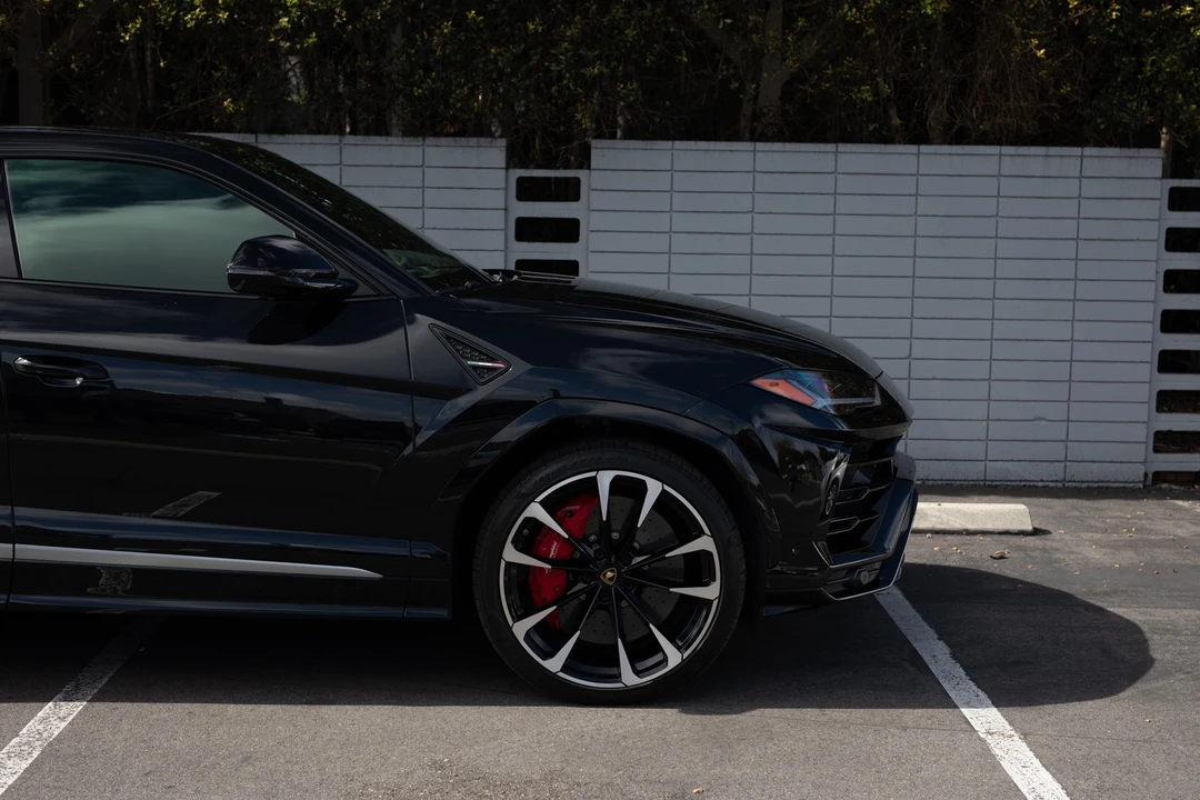 2020 Lamborghini Urus - Image 10 of 12
