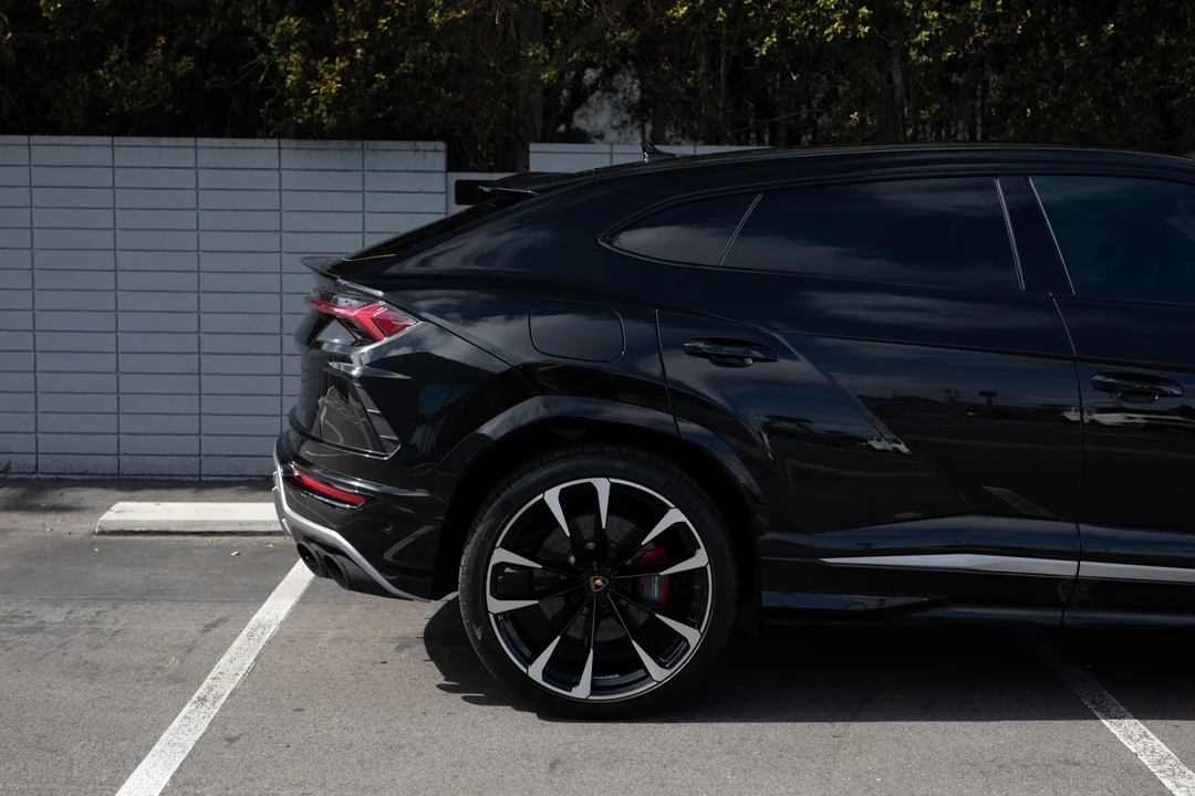 2020 Lamborghini Urus - Image 9 of 12