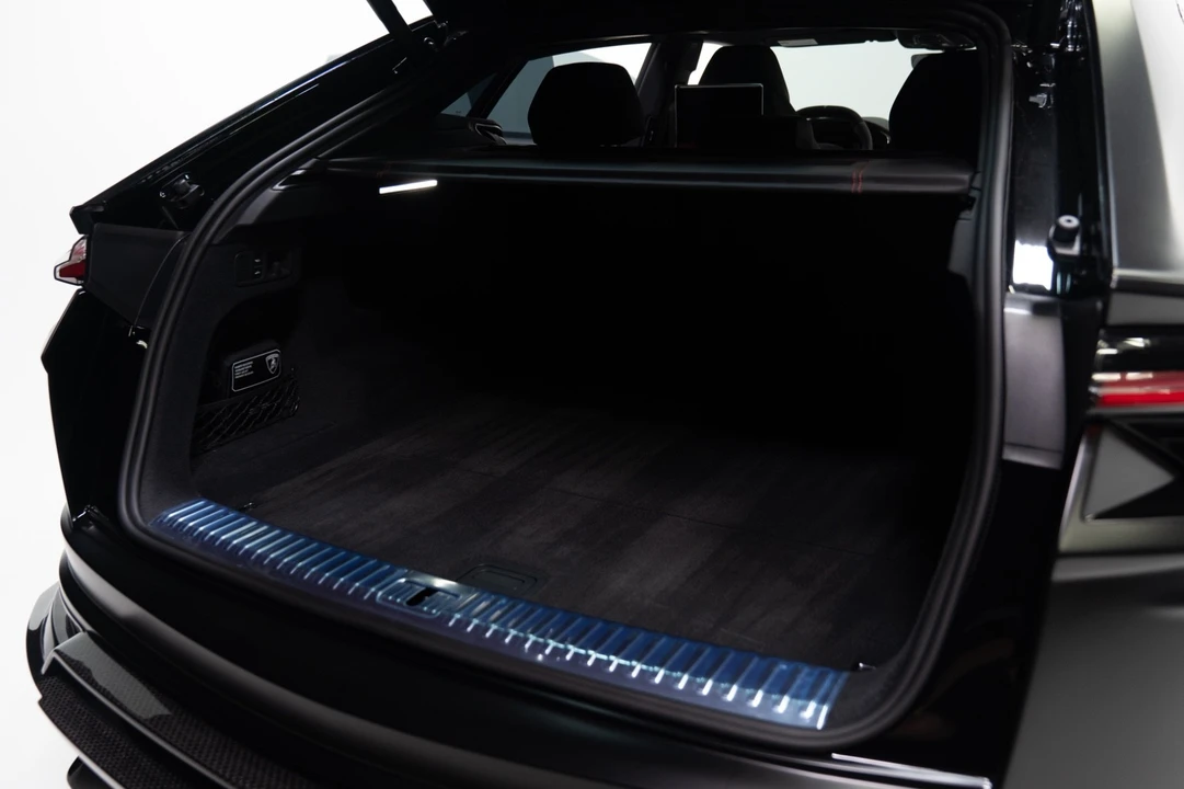 2020 Lamborghini Urus - Image 26 of 31