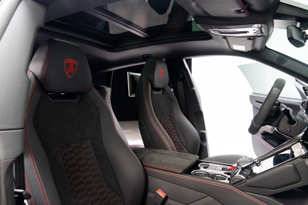 2020 Lamborghini Urus - Image 8 of 31