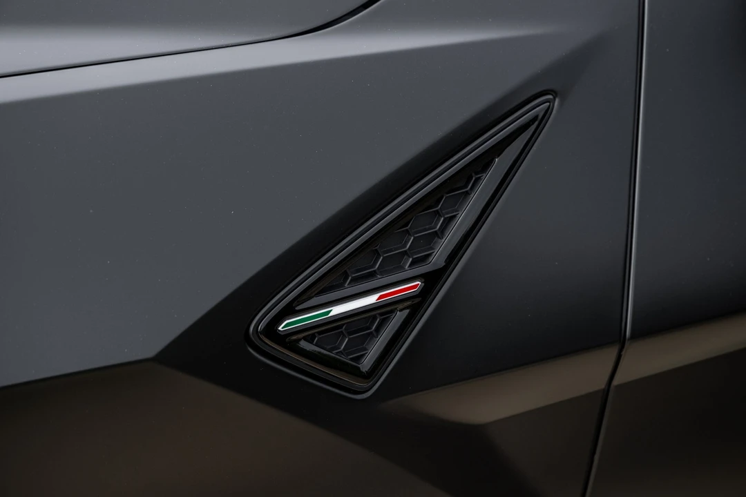 2020 Lamborghini Urus - Image 20 of 31