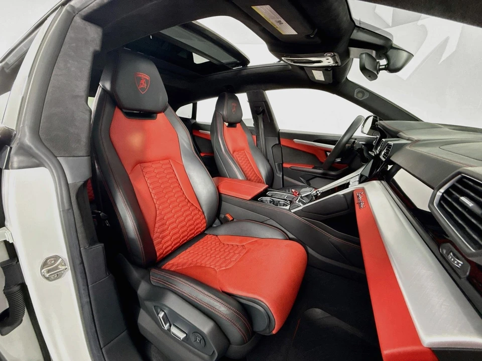 2020 Lamborghini Urus - Image 30 of 31