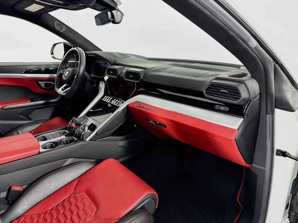 2020 Lamborghini Urus - Image 31 of 31