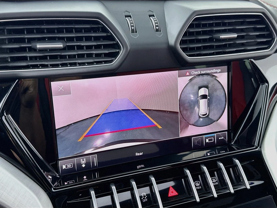 2020 Lamborghini Urus - Image 17 of 31