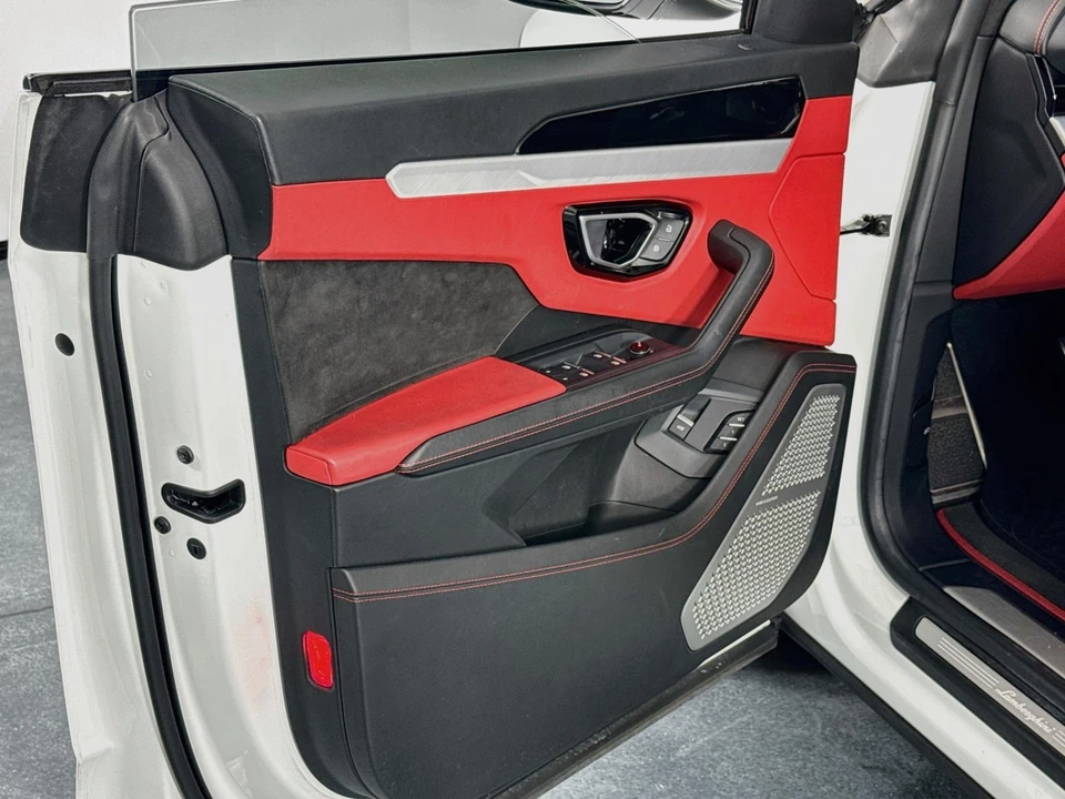 2020 Lamborghini Urus - Image 20 of 31