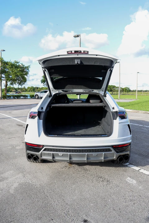 2020 Lamborghini Urus - Image 15 of 31