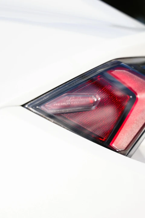 2020 Lamborghini Urus - Image 26 of 31