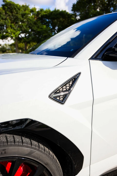 2020 Lamborghini Urus - Image 25 of 31