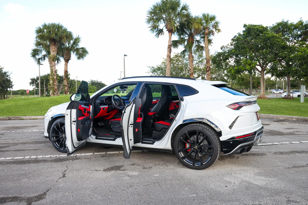 2020 Lamborghini Urus - Image 12 of 31