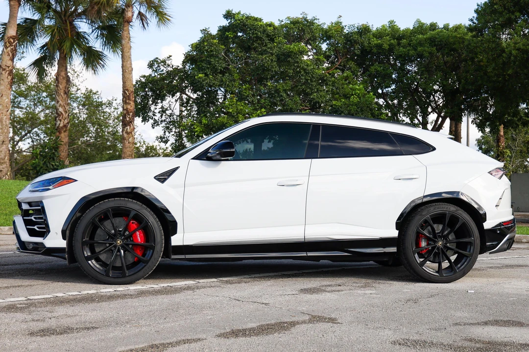 2020 Lamborghini Urus - Image 4 of 31