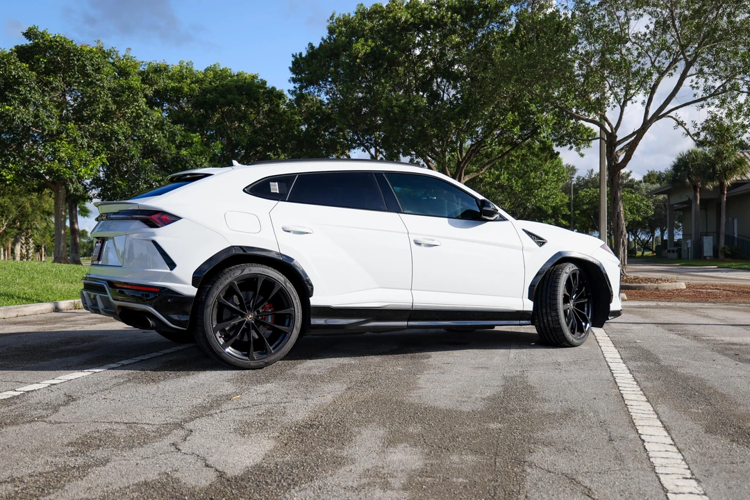2020 Lamborghini Urus - Image 17 of 31