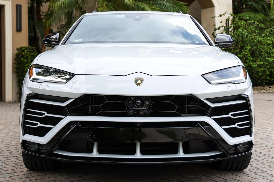 2020 Lamborghini Urus - Image 2 of 31