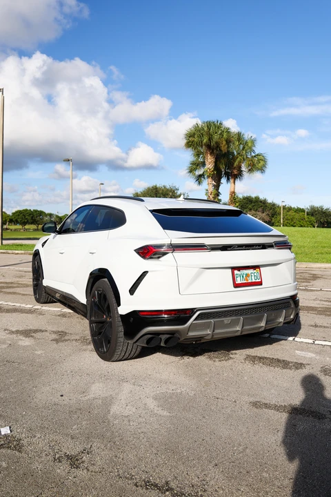 2020 Lamborghini Urus - Image 14 of 31