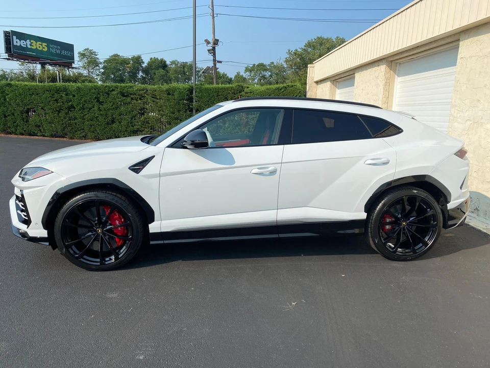 2020 Lamborghini Urus - Image 11 of 31