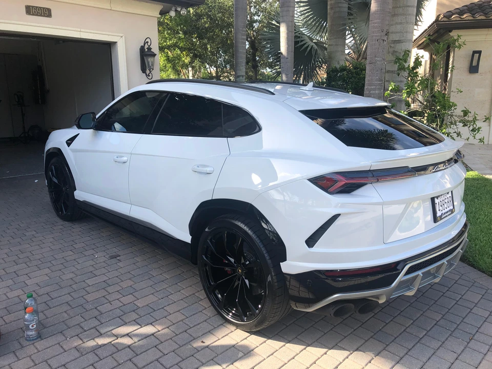 2020 Lamborghini Urus - Image 13 of 31