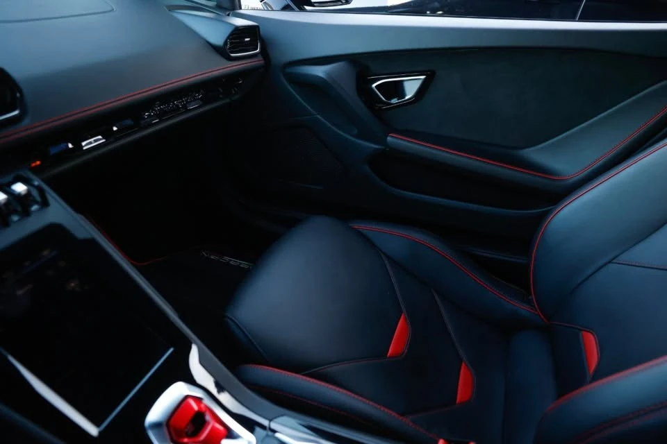 2020 Lamborghini Huracan LP610-2 EVO - Image 18 of 19