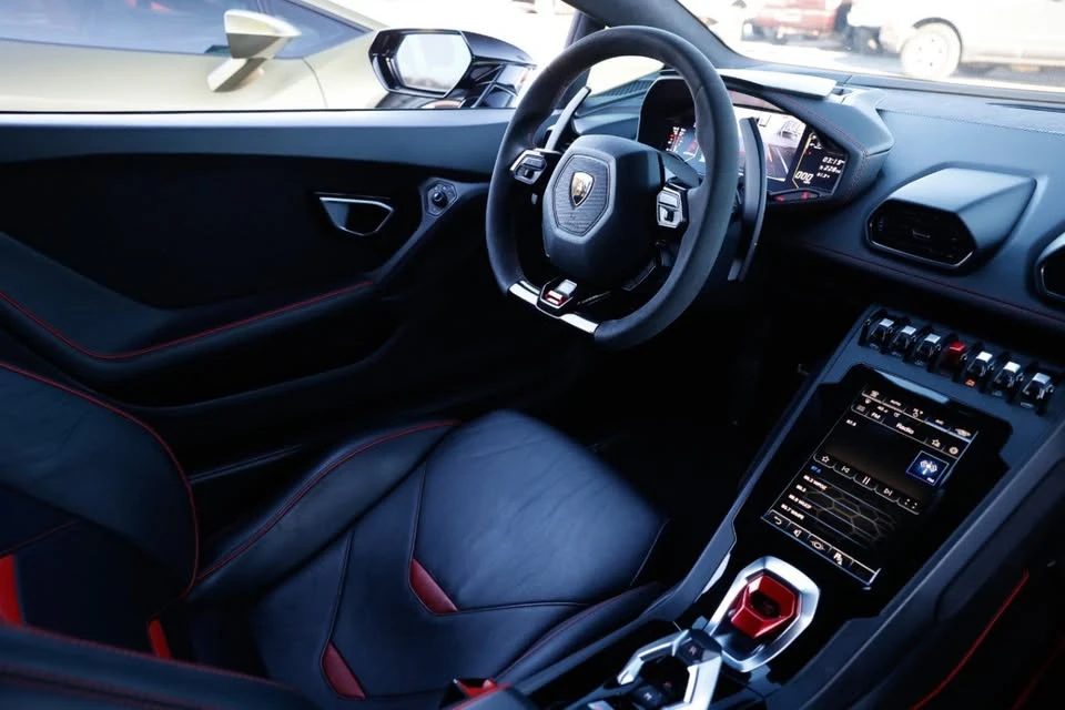 2020 Lamborghini Huracan LP610-2 EVO - Image 14 of 19