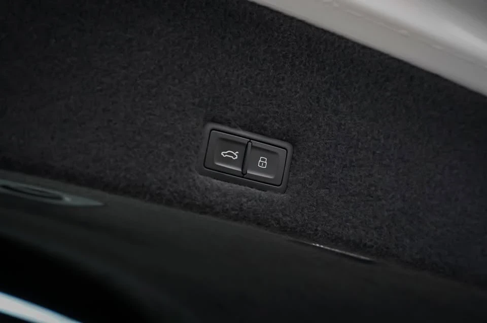 2020 Lamborghini Urus - Image 15 of 20