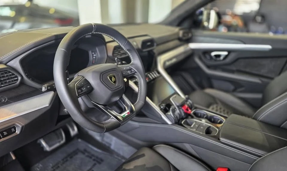 2020 Lamborghini Urus - Image 8 of 14