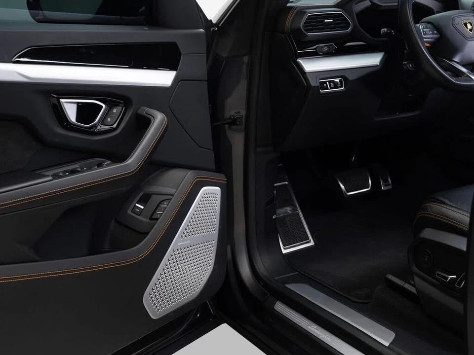 2020 Lamborghini Urus - Image 9 of 15