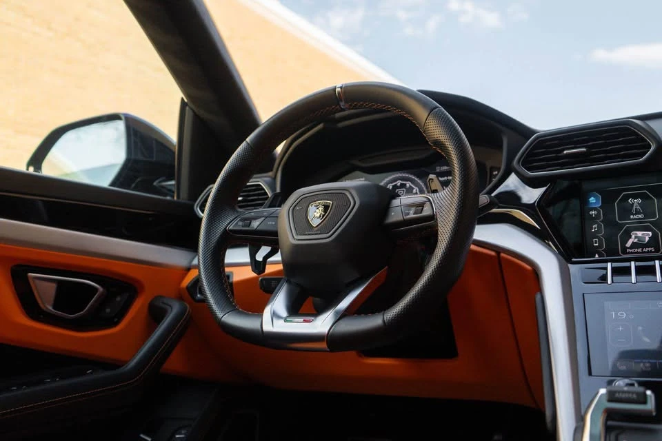 2020 Lamborghini Urus - Image 7 of 13