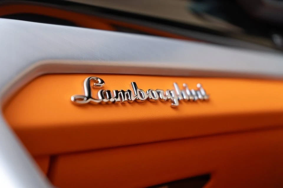 2020 Lamborghini Urus - Image 17 of 20