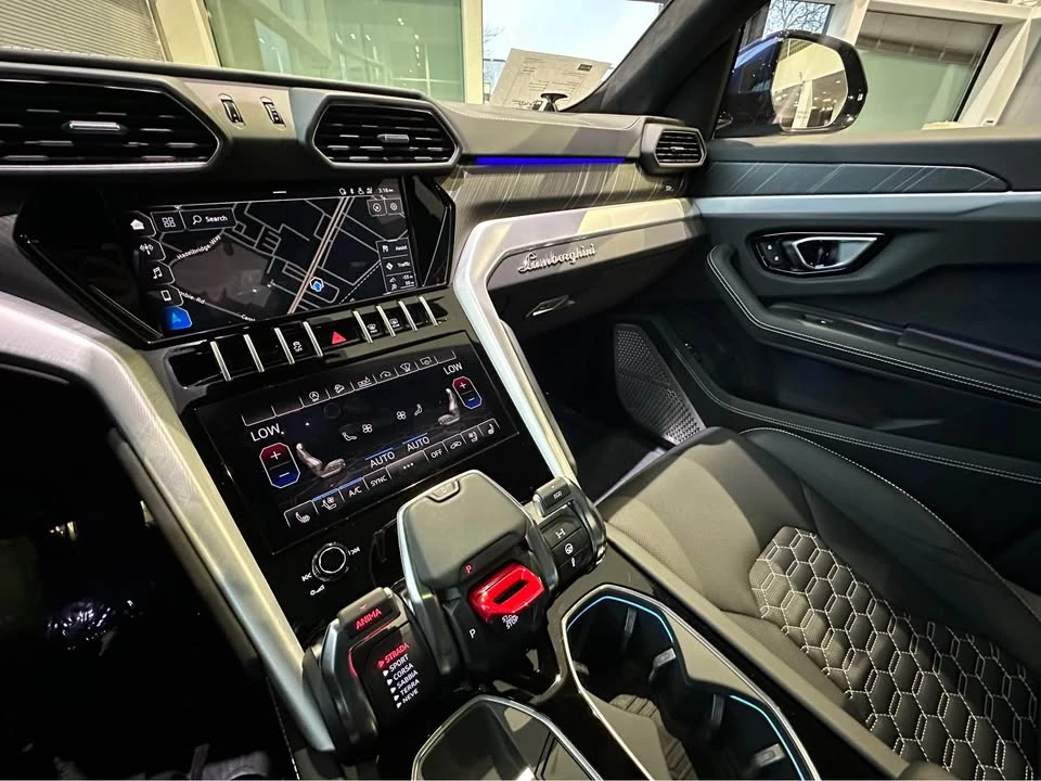 2020 Lamborghini Urus - Image 5 of 14