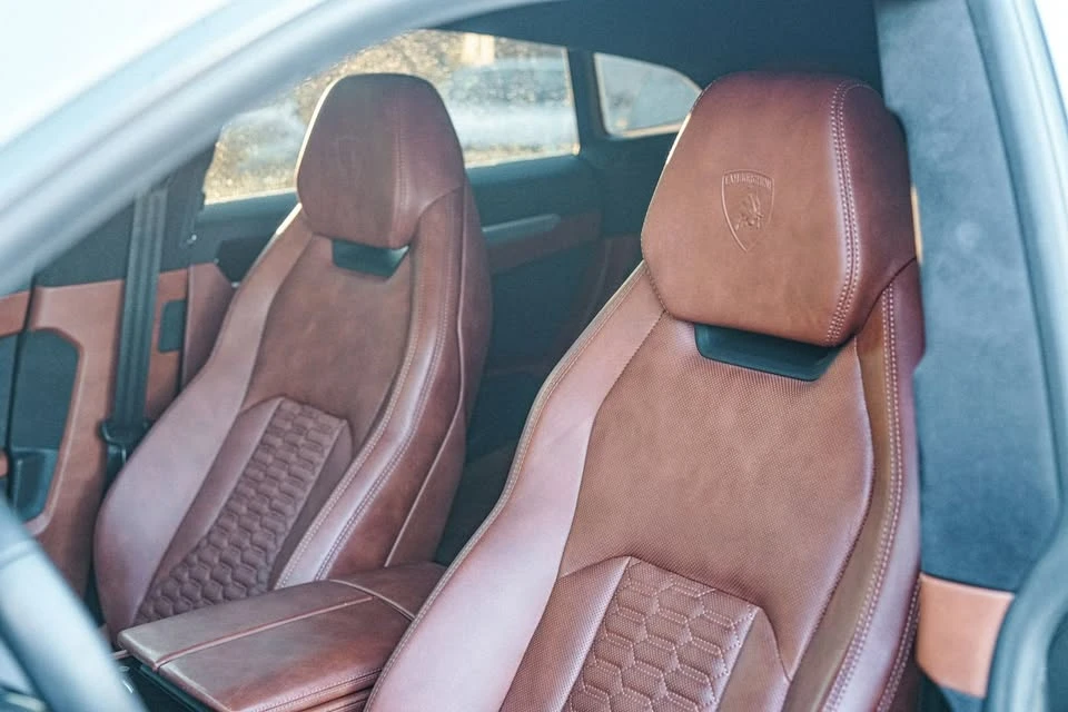 2020 Lamborghini Urus - Image 16 of 18