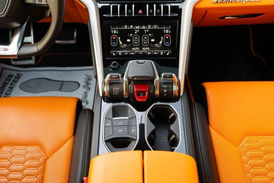 2020 Lamborghini Urus - Image 14 of 18