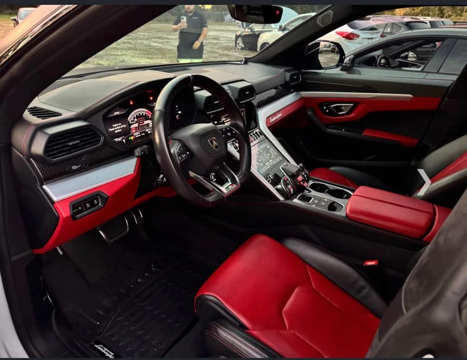 2020 Lamborghini Urus - Image 8 of 13