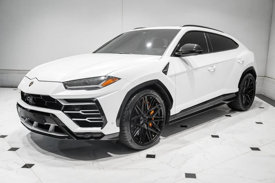 2020 Lamborghini Urus - Image 2 of 18