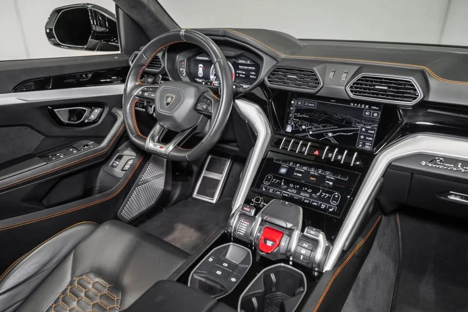 2020 Lamborghini Urus - Image 8 of 18
