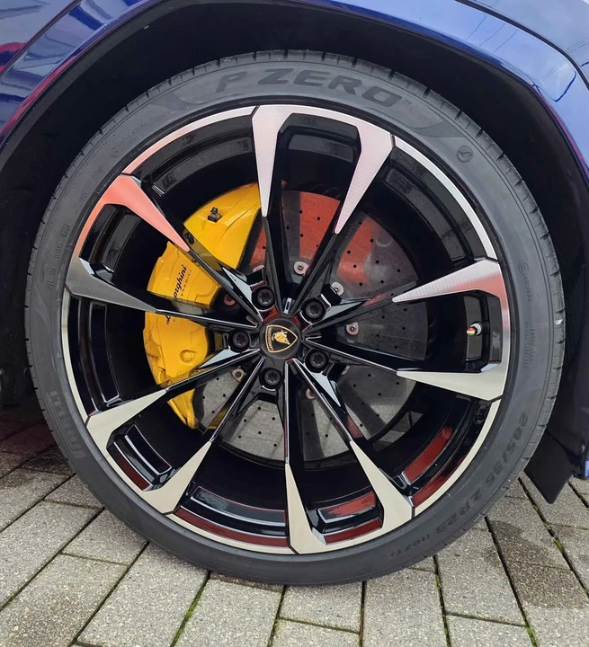 2020 Lamborghini Urus - Image 14 of 17