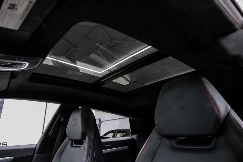 2020 Lamborghini Urus - Image 14 of 19