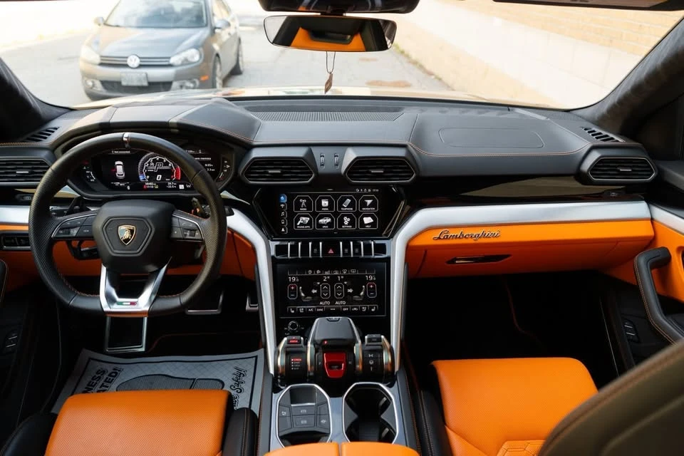 2020 Lamborghini Urus - Image 9 of 14