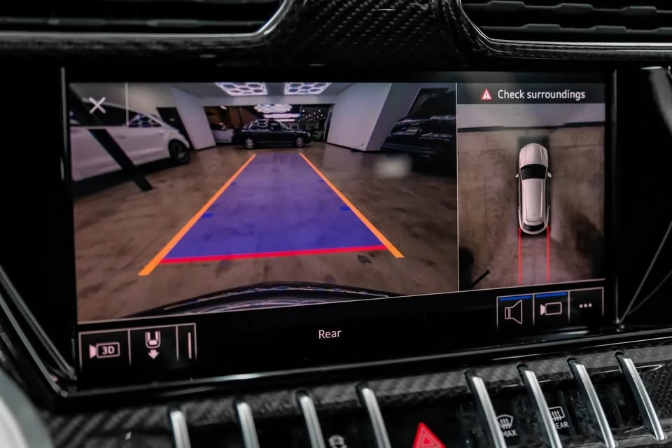 2020 Lamborghini Urus - Image 17 of 19