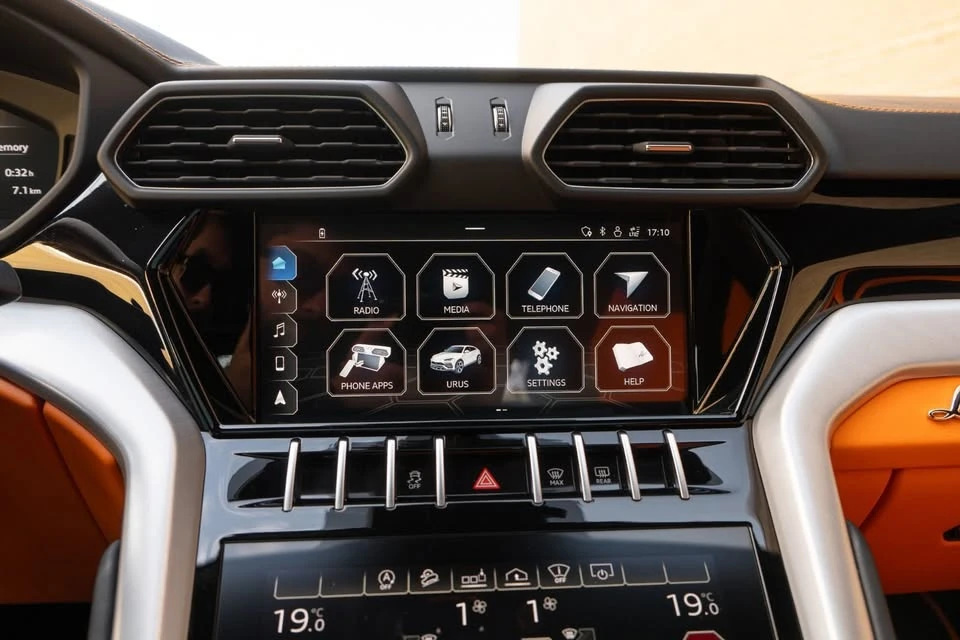 2020 Lamborghini Urus - Image 7 of 14