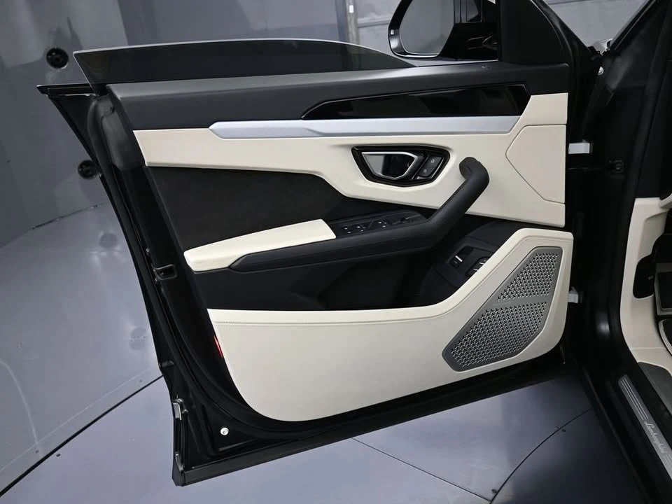2020 Lamborghini Urus - Image 5 of 11